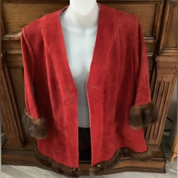 Jackets & Blazers - VINTAGE SUEDE COAT